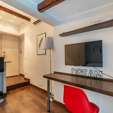 Ad Un Passo Da Piazza Di Pietra - Mini House Apartment Rome
