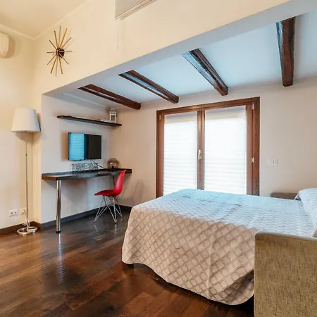 Ad Un Passo Da Piazza Di Pietra - Mini House Apartment *