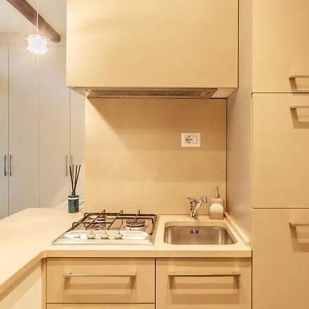 Apartment Ad Un Passo Da Piazza Di Pietra - Mini House