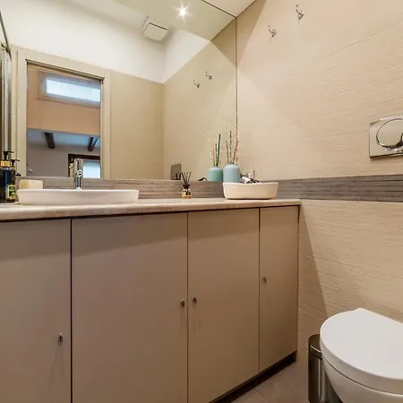 Apartment Ad Un Passo Da Piazza Di Pietra - Mini House